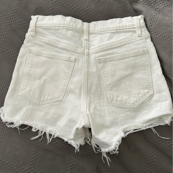 Abercrombie 4” Mom Shorts - Picture 1 of 4